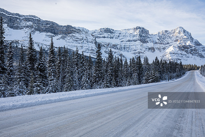 冬季山路图片素材