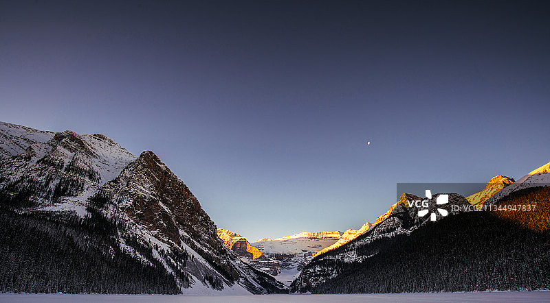 加拿大路易斯湖图片素材