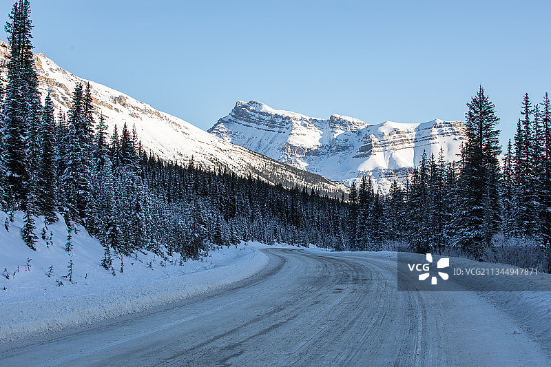 冬季山路图片素材