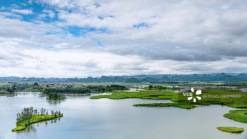 俯瞰水泊田园，普者黑乐水洞。图片素材