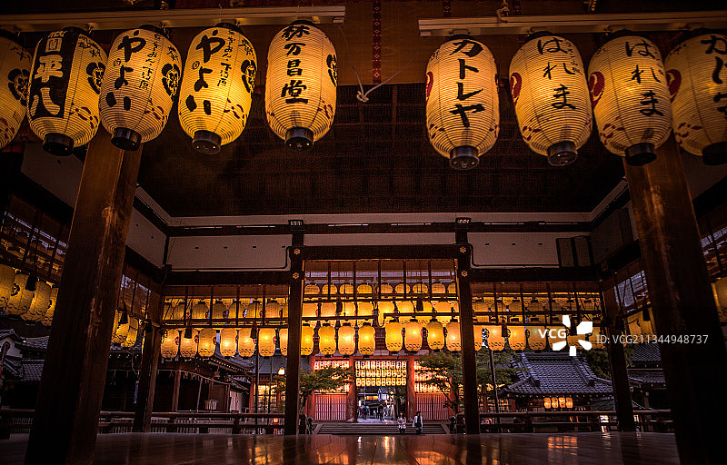 京都八坂神社夜晚图片素材