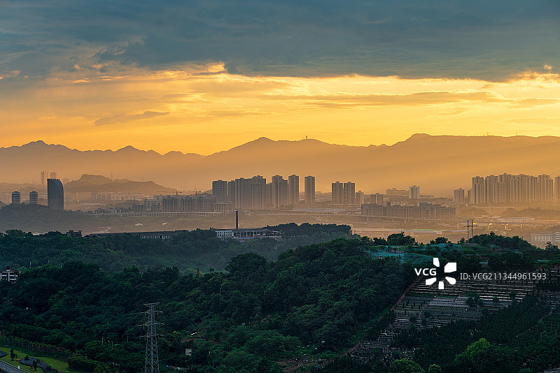 远眺重庆南山日出图片素材