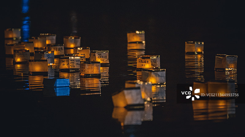 水灯节的愿望图片素材