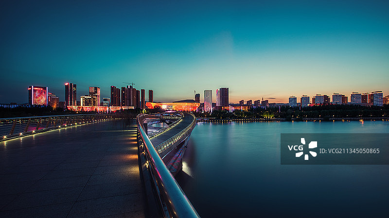 太原汾河跻汾桥夜色图片素材