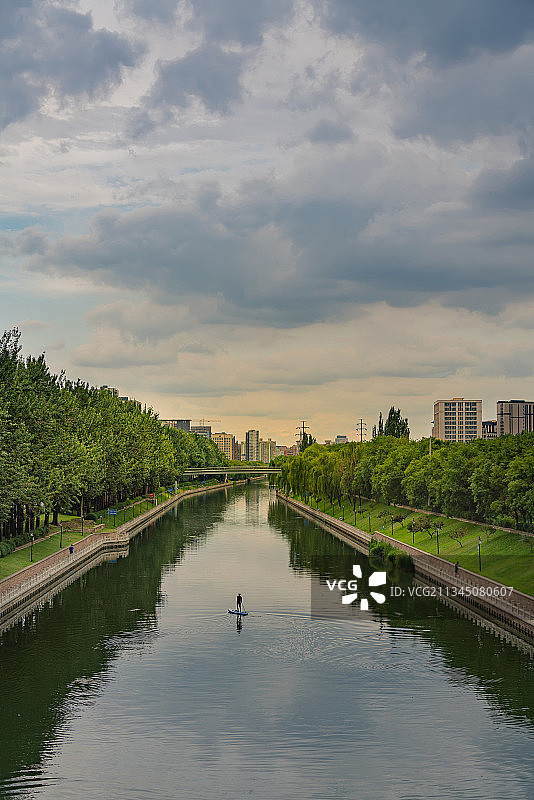 河道上的小船图片素材