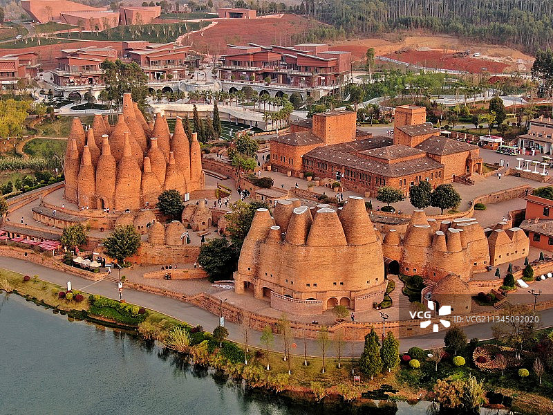 东风韵景区是一个集高端休闲养生度假于一体的现代农业旅游综合体图片素材