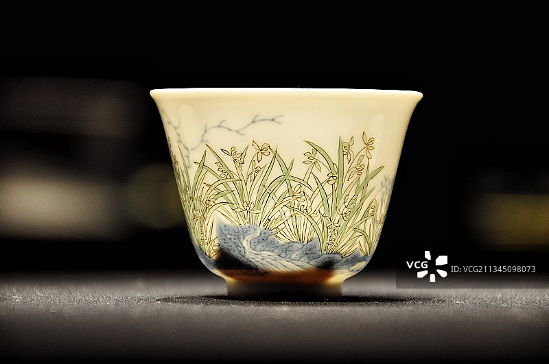 清康熙斗彩十二月花卉诗文杯 江西省博物馆图片素材