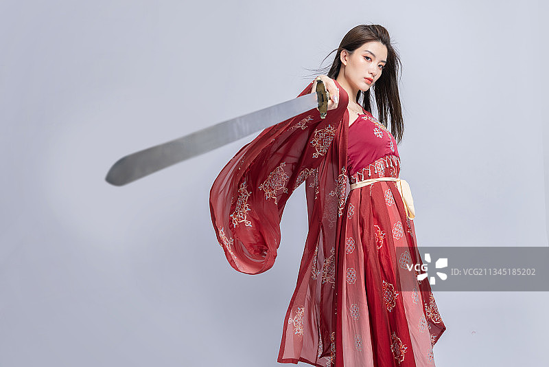 白色背景里的亚洲古装美女图片素材