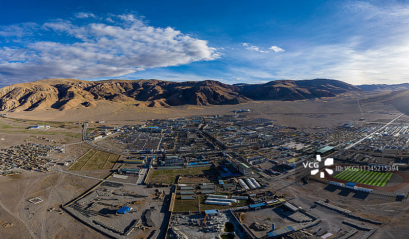 阿里，革吉县城图片素材