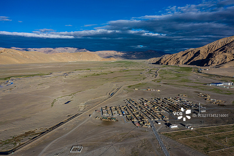 阿里，革吉，森格藏布谷地图片素材