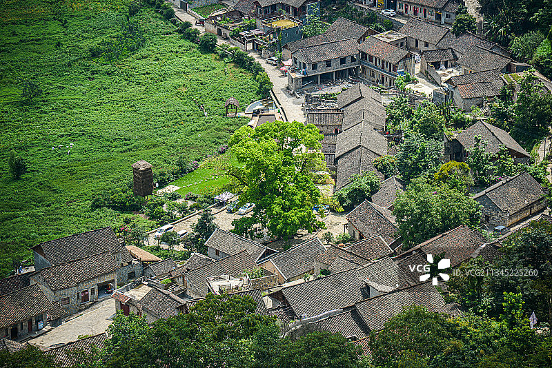石头寨子天坑人家图片素材