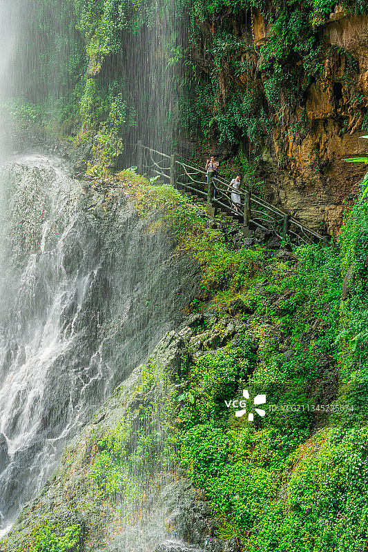 峡谷瀑布图片素材