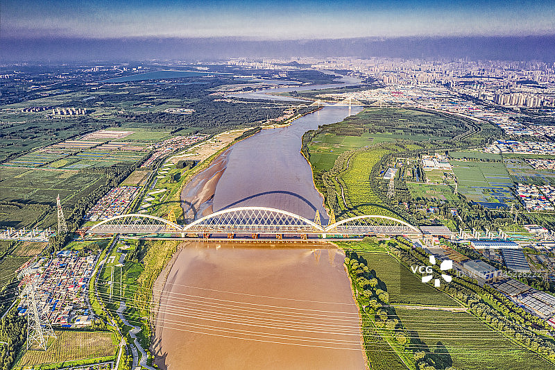齐鲁黄河大桥斜俯视图图片素材