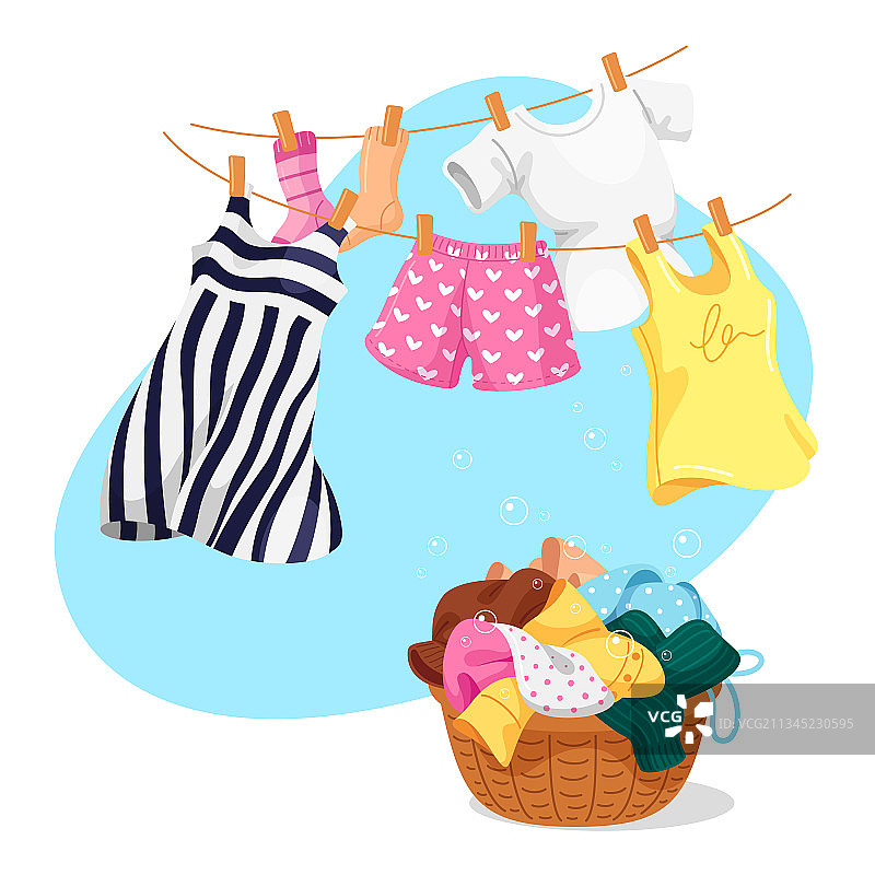 户外绳子上晾晒的彩色洗涤衣物图片素材