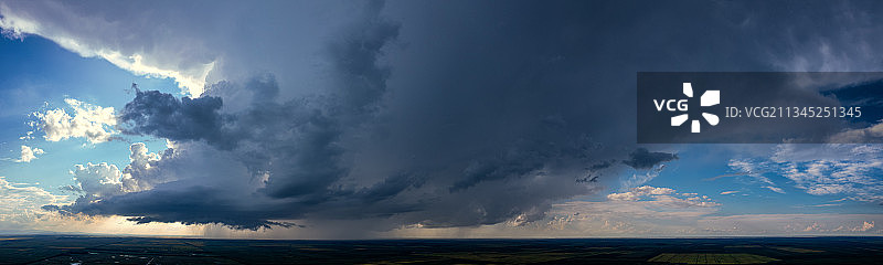 西边有雨图片素材