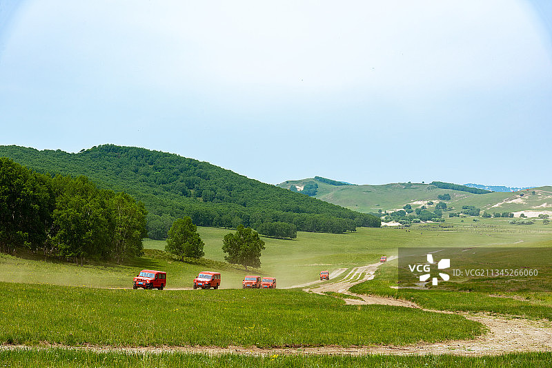 乌兰布统草原风光，越野车队图片素材