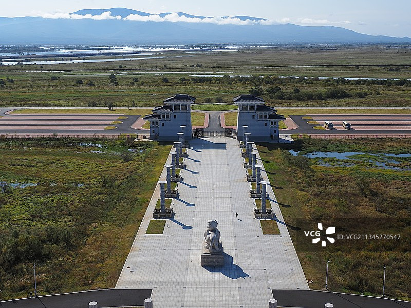 登黑瞎子岛东极宝塔，饱览抚远三角洲景色。图片素材