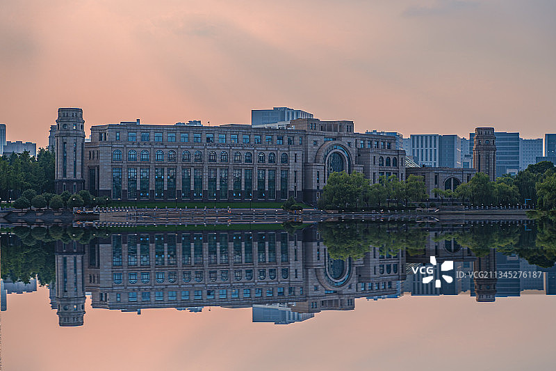 复旦大学江湾校区李兆基图书馆图片素材
