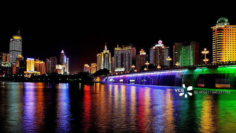 彩色瀑布图片素材