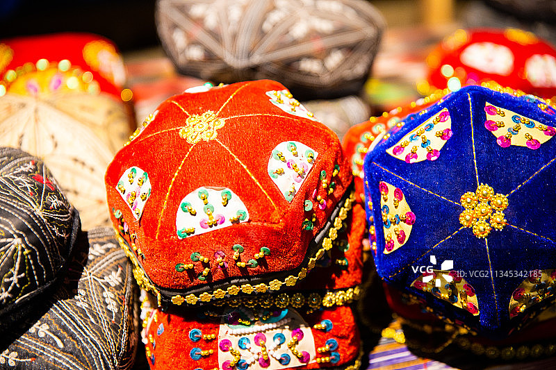 新疆维吾尔民族花帽图片素材