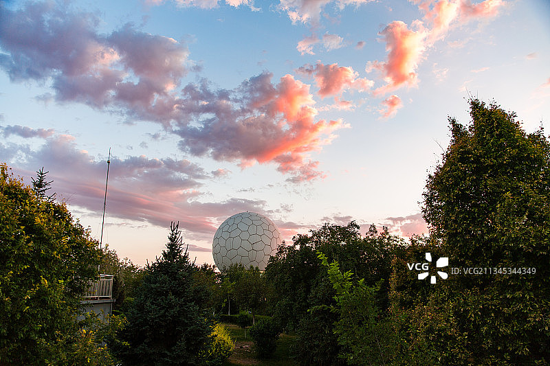 新疆乌鲁木齐蜘蛛山气象站晚霞图片素材
