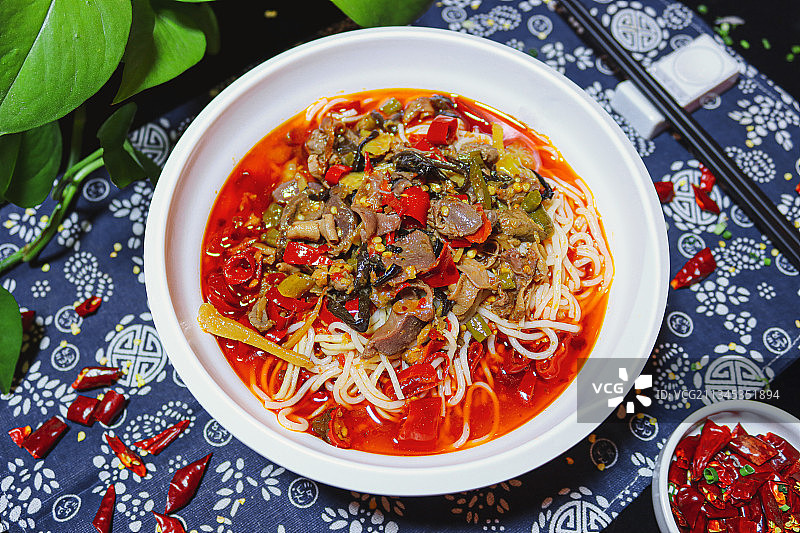 鸡杂米线图片素材