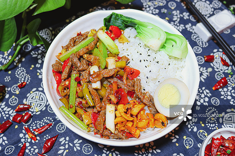 榨菜肉丝盖饭图片素材