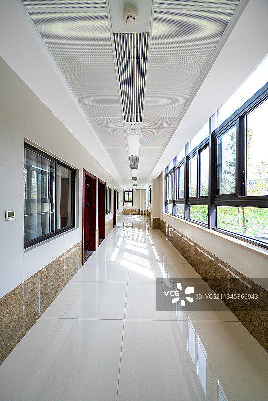 明亮的室内走廊图片素材