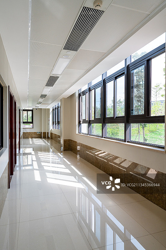 明亮的室内走廊图片素材