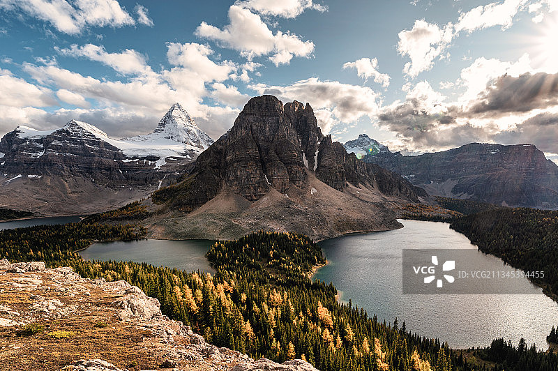 加拿大小阿西尼博因山湖光山色风光摄影图片素材