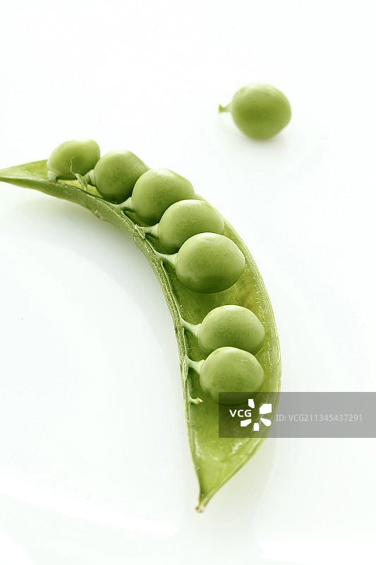 剥开的豌豆图片素材