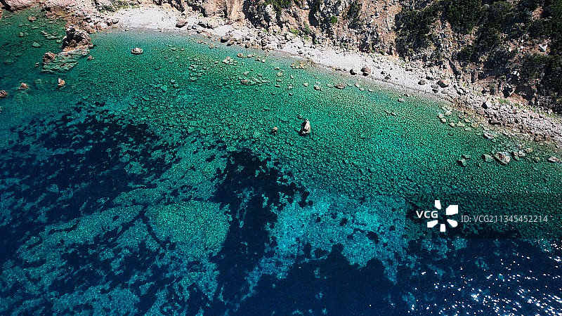 法国科斯海滩上的人群航拍图片素材