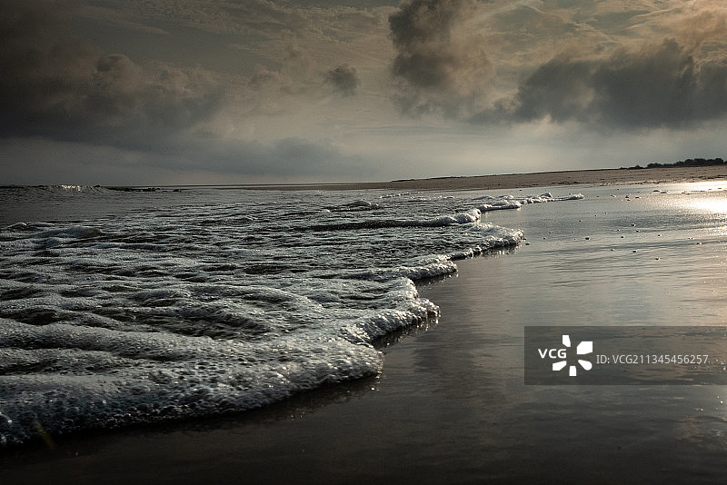 荷兰奥德多普杜因日落时分的海景图片素材