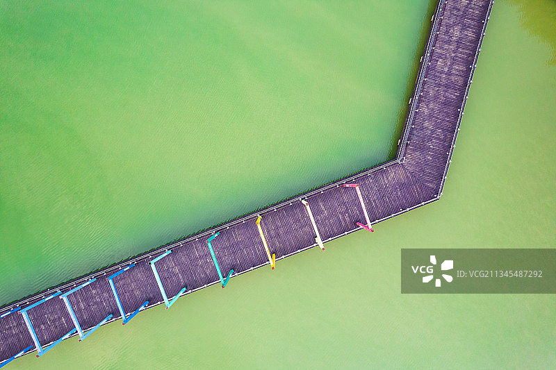 中国河南省郑州市中原区天健湖公园航拍图片素材