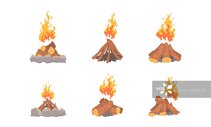 篝火营火与堆积木材图片素材