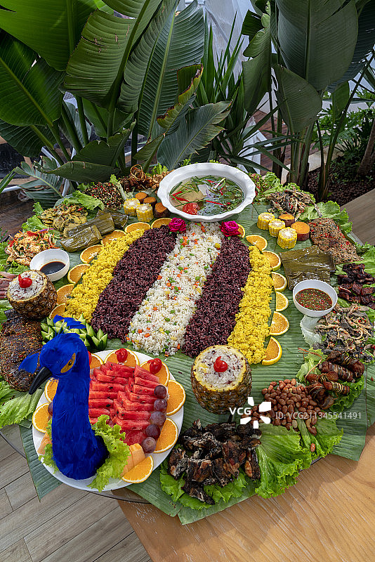 云南傣族孔雀宴图片素材