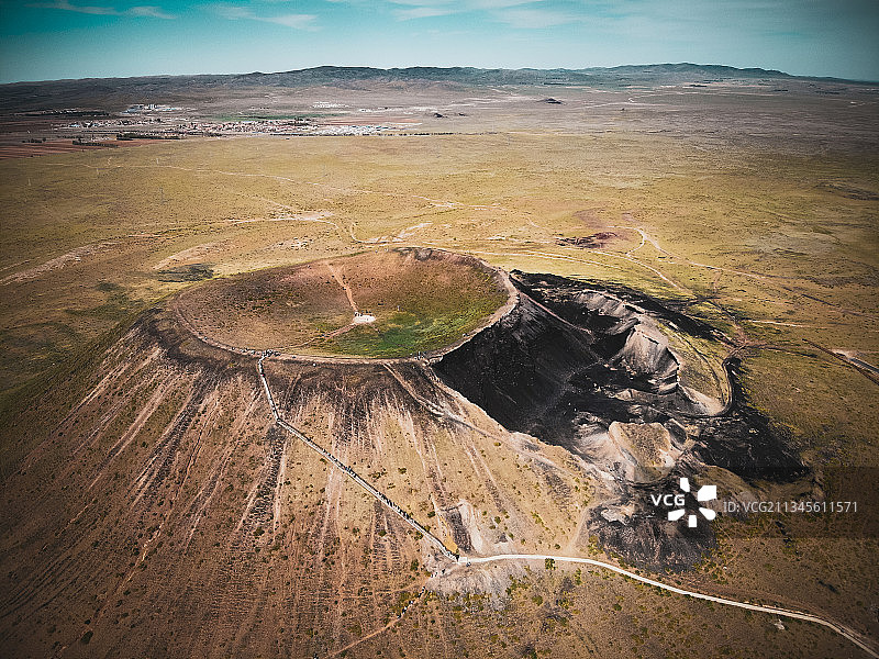 中国内蒙古乌兰察布格林哈达火山群航拍大疆dji死火山火山口图片素材