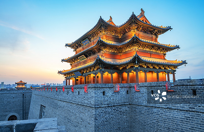 山西大同古城城楼夜晚灯光图片素材