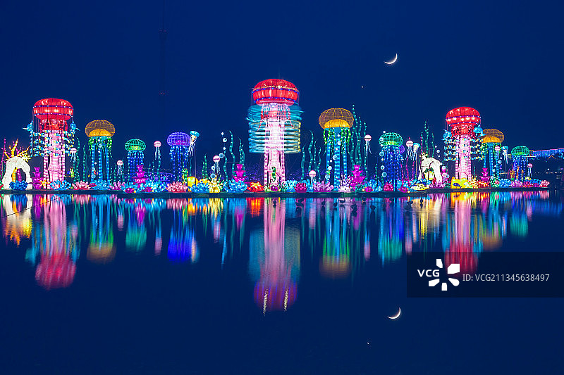 水上灯展—武汉欢乐谷图片素材