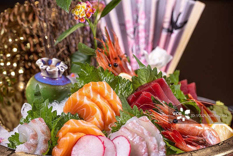 日本料理刺身拼盘图片素材