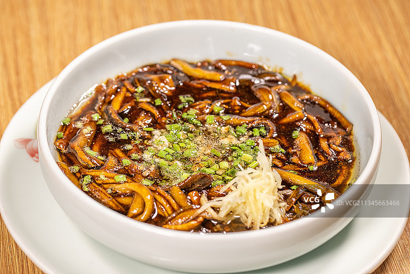 江南菜响油鳝丝图片素材