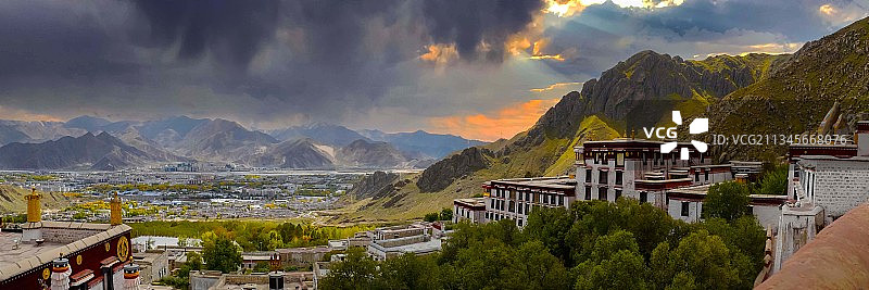 哲蚌寺前瞻图片素材