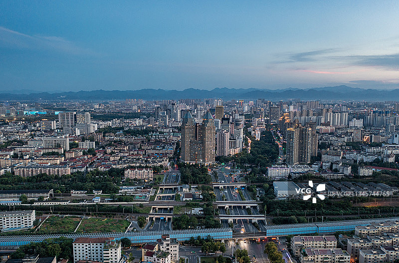 航拍金华江北市区夜景图片素材
