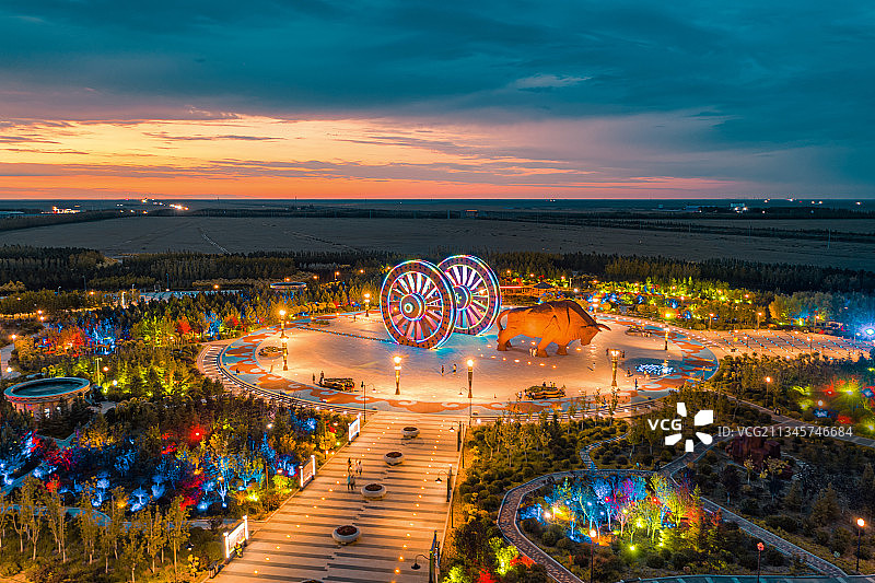 航拍锡林郭勒盟赛汗塔拉劲牛广场图片素材