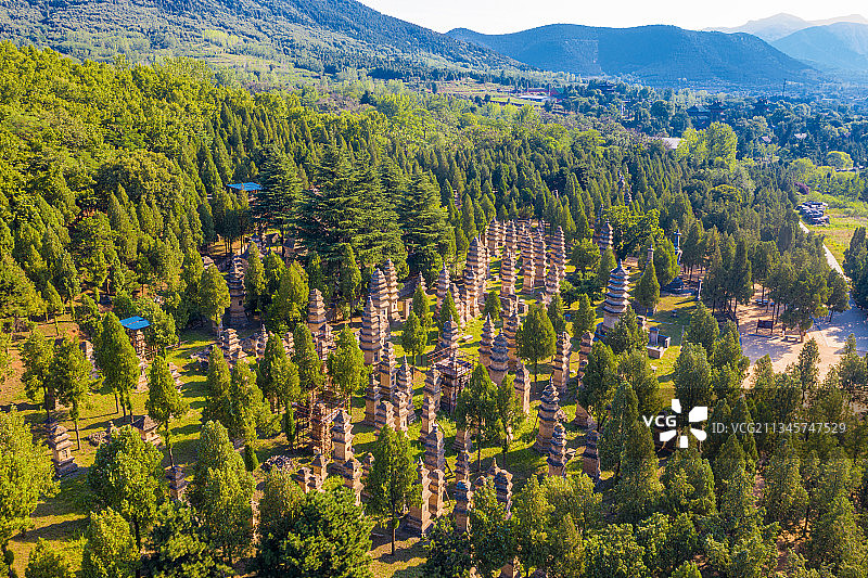 航拍郑州嵩山少林寺塔林图片素材