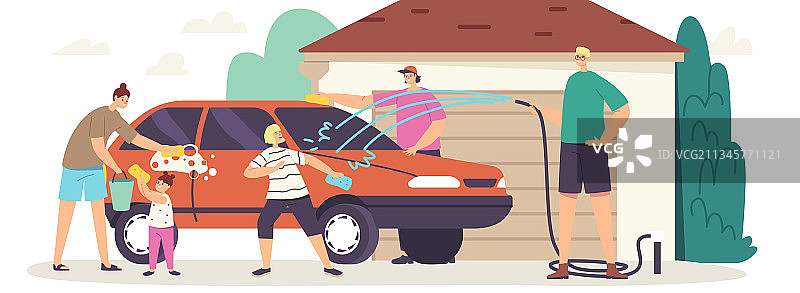 幸福的一家人在小屋后院洗车图片素材