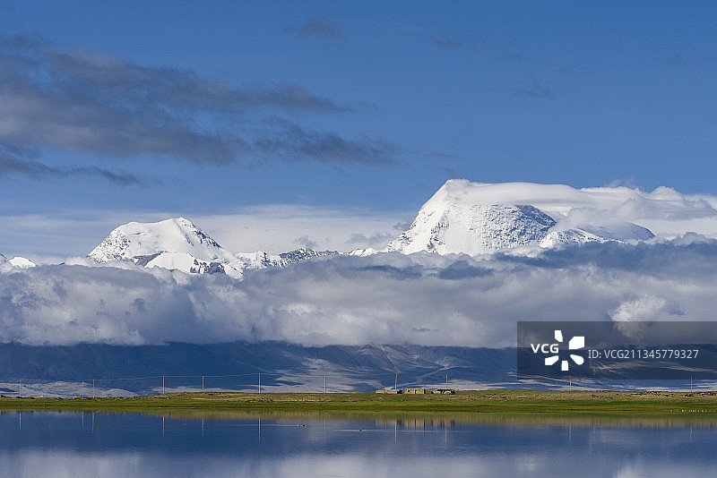 玛旁雍措湖 影之色图片素材