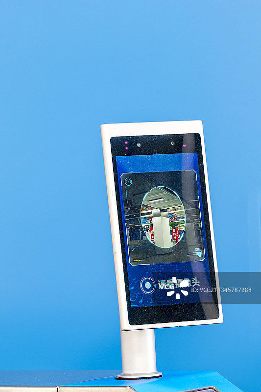 地铁刷脸乘车设备、摄像头、进出站、智慧、科技图片素材