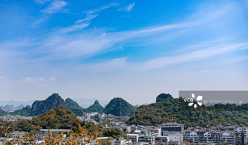 独秀峰看桂林群山图片素材