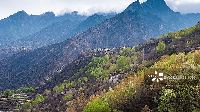 秋季的马尔康山自然风光图片素材